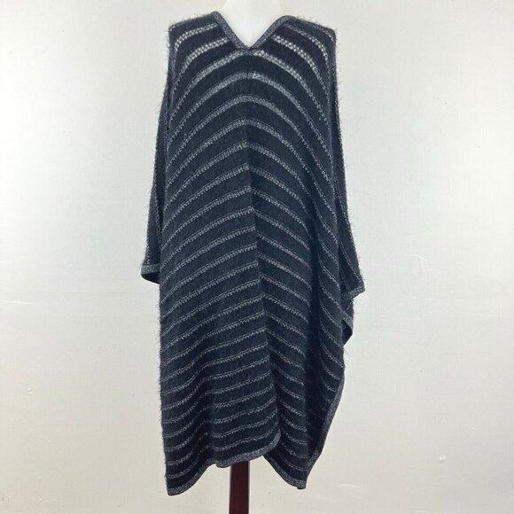 Soma Womens  Ruana Covering Wrap Black  Silver Metallic Stripes  One Size NEW - Picture 3 of 5